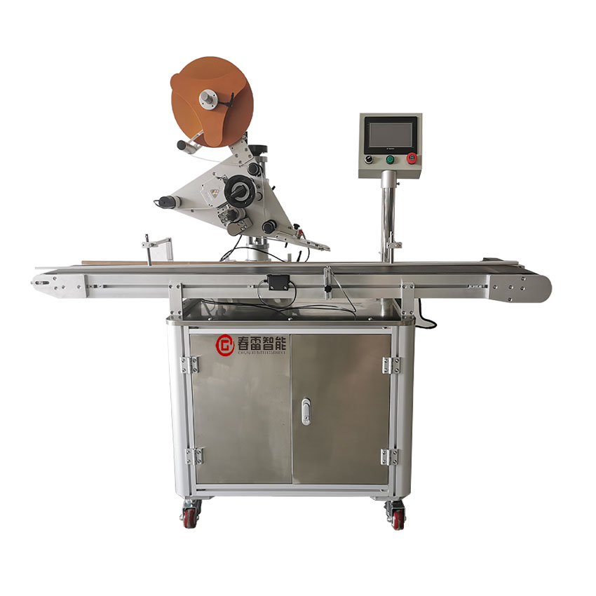 Automatic circuit board flat labeling machine