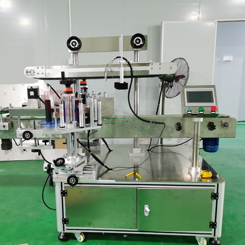 Automatic laundry liquid flat bottle labeling machine